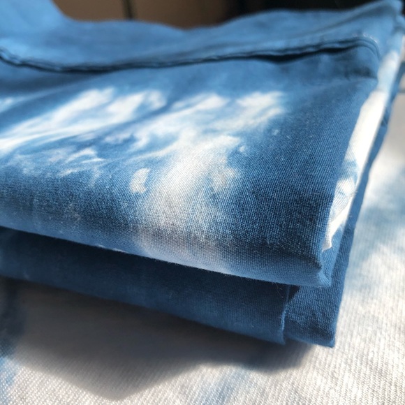 *Sold* Indigo hand-dyed standard pillowcase set - Picture 5 of 6